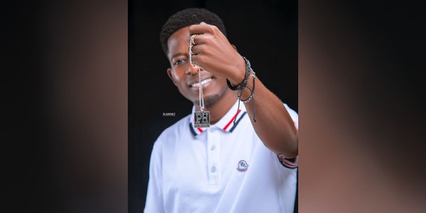 Tout savoir sur  Prince Herbert le journaliste/animateur de radio Océan FM – Cotonou : ses émissions, ses distinctions…