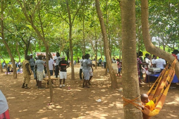 La fête des enfants organisée par le groupe LA FRATERNITÉ à la ferme de Teoukpara ( commune du Borgou), un succès grâce au dynamisme du président Edouard Goudémé ! ( Visitez l'album photos )